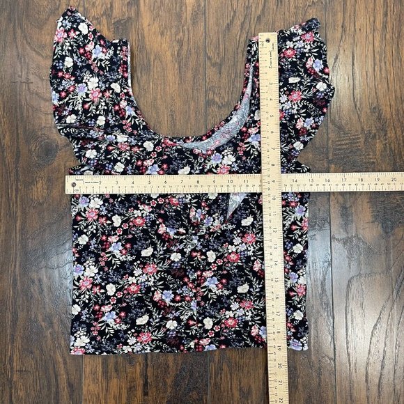 American Eagle Crop Top Small Black Floral Flutter Sleeve Cotton Casual Women's - Picture 7 of 11